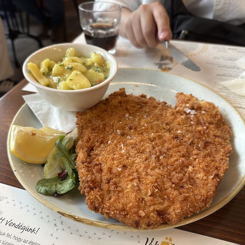 VakVarjú Restaurant